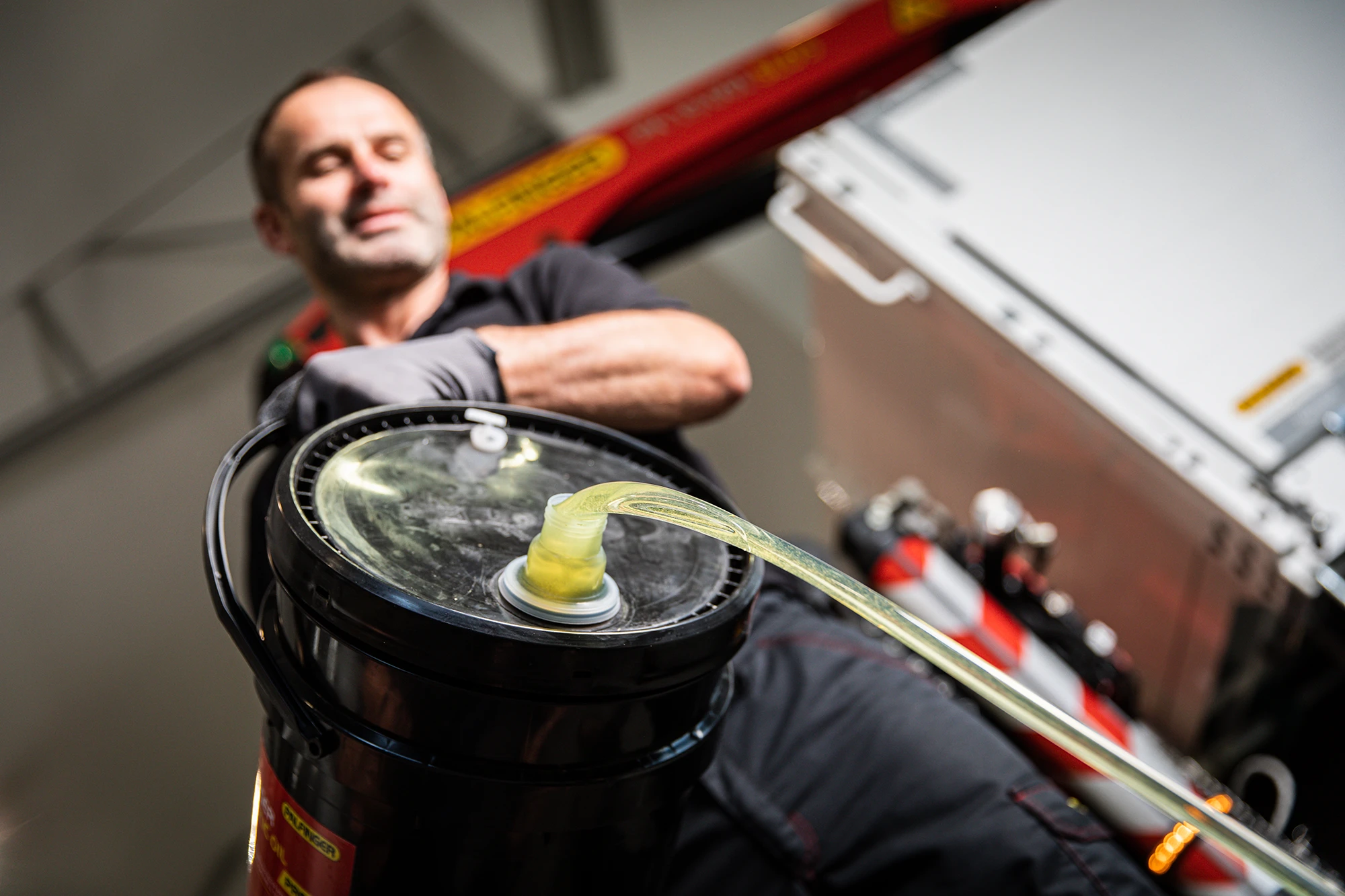 Houd uw Palfinger installatie soepel en betrouwbaar met hoogwaardige hydraulische olie voor maximale bescherming en topprestaties.