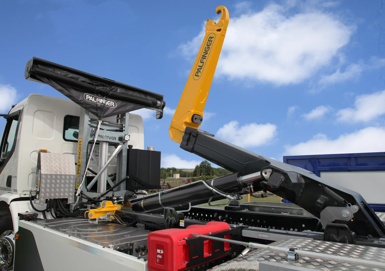 Haakarm. Haakarmsystemen bieden flexibiliteit, tijdsbesparing en betrouwbaarheid in bouwtransport. Ontdek waarom ze onmisbaar zijn voor uw logistiek.